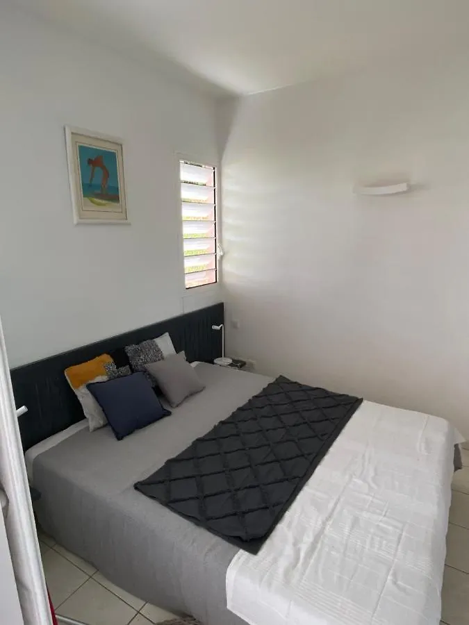 Appartement Le 63* à Trinité   Trinité (Tartane)